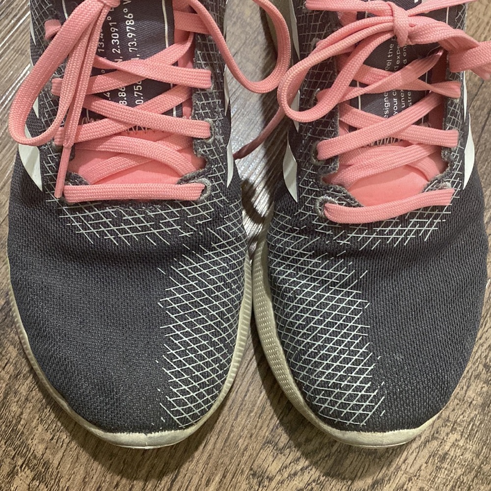 Ladies Adidas Tennis Shoes - Picture 6 of 9
